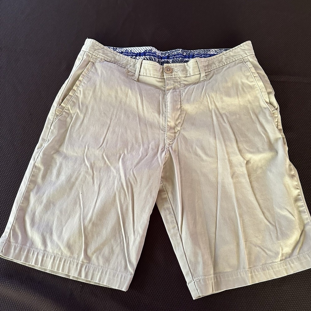 Tommy Bahama Shorts Mens 34 Beige Khaki Flat Front Few Spots